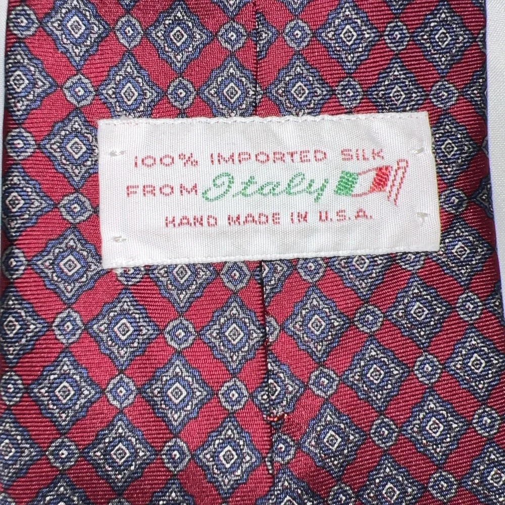 Men's Neck Tie 100% silk From Italy. Handmade In USA